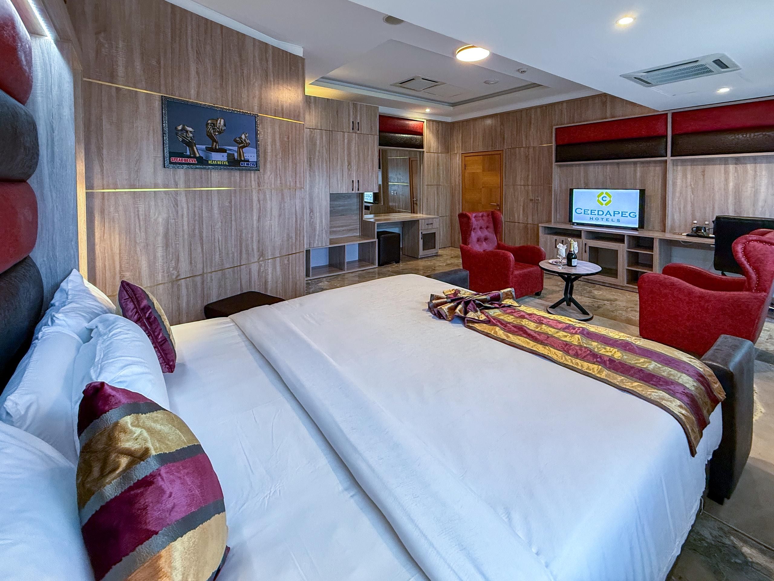 Ceedapeg Hotel - Main Photo 1